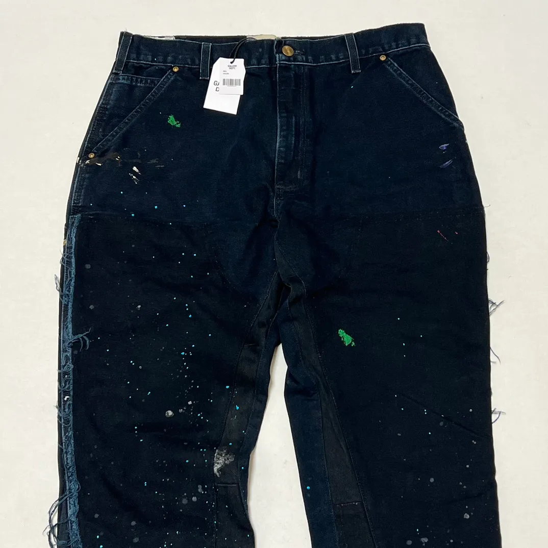 GALLERY DEPT. LA FLARE CARPENTER PANTS The first generation of paint-splashed and ink-washed flared logging trousers, modified Carhartt overalls from the original version. Blue and black S-XL large-area paint-splashed ink. Full set of original copper hardware. Deconstructed and modified version of the Kahart trousers. Heavy-washed and distressed. VINTAGE texture is perfect.